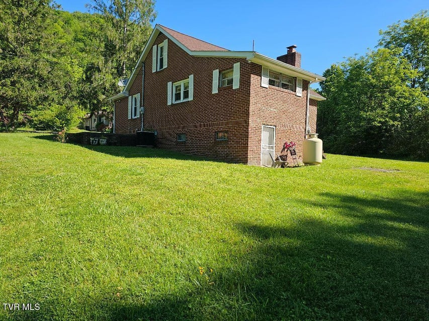 Photo #42: 2536 Orr Street