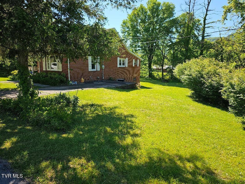Photo #45: 2536 Orr Street