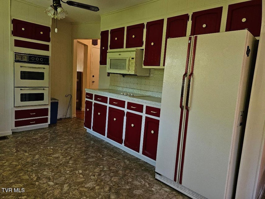 Photo #11: 2536 Orr Street