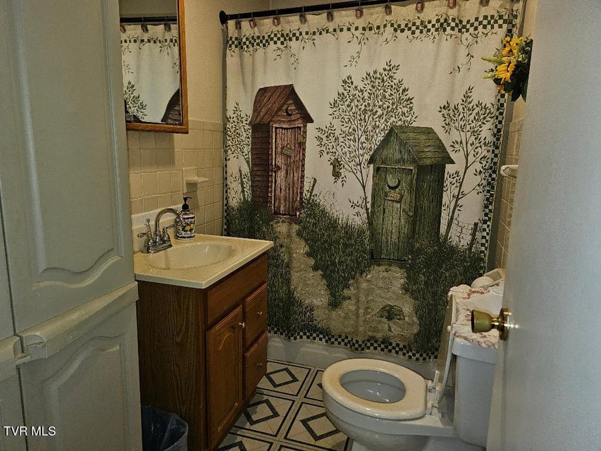 Photo #15: 2536 Orr Street