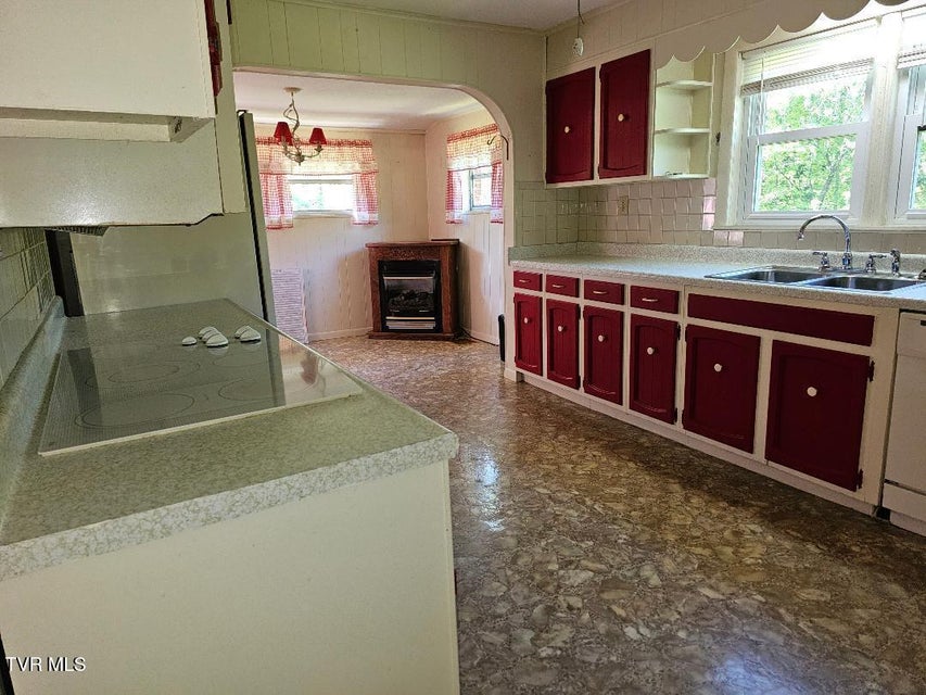 Photo #12: 2536 Orr Street