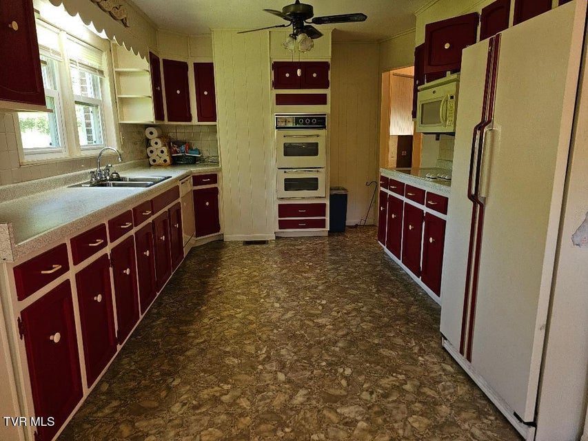 Photo #13: 2536 Orr Street