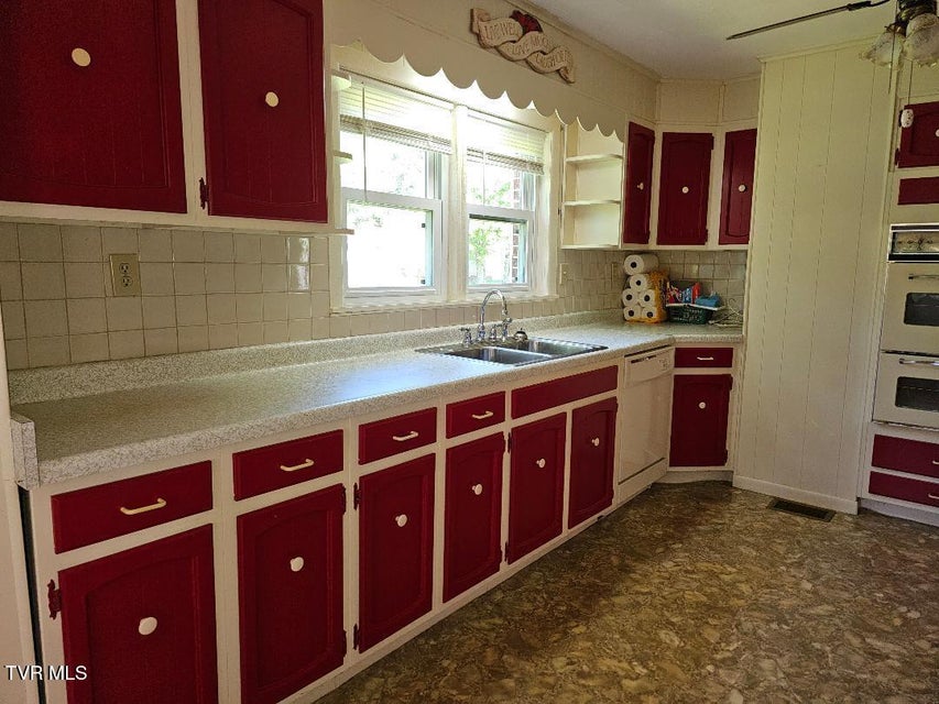 Photo #14: 2536 Orr Street