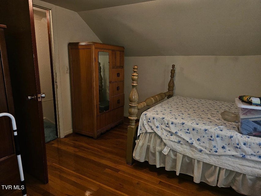 Photo #27: 2536 Orr Street