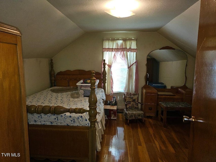 Photo #25: 2536 Orr Street