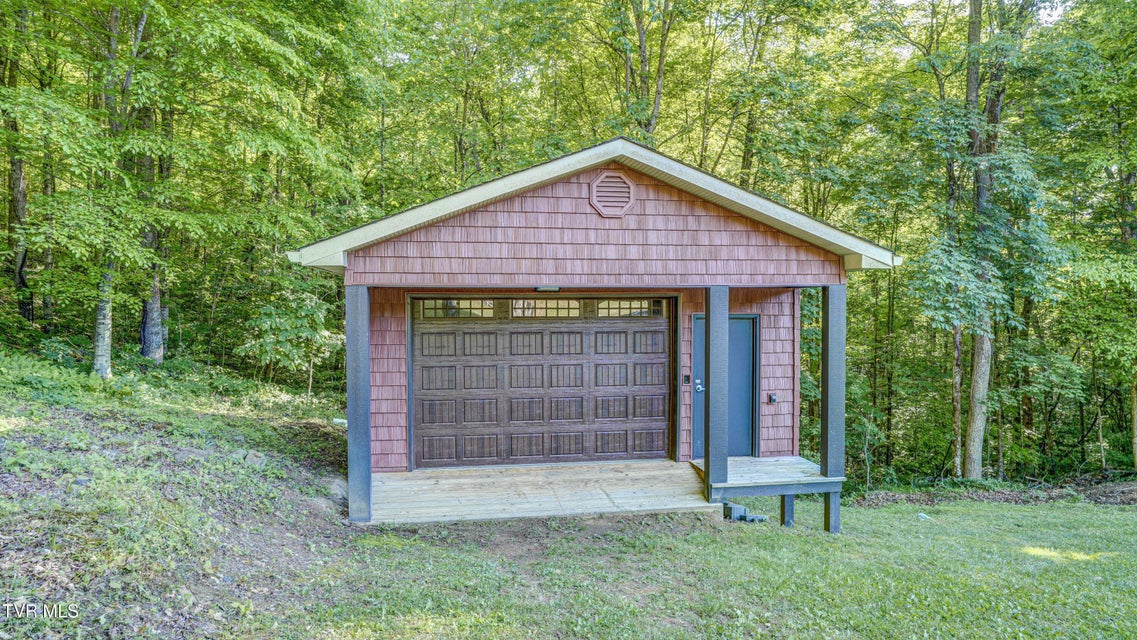 Photo #11: 167 Tailwater Road