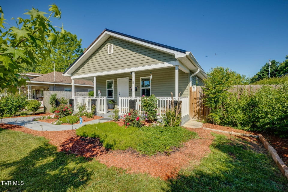 Photo #2: 1811 Fairview Avenue