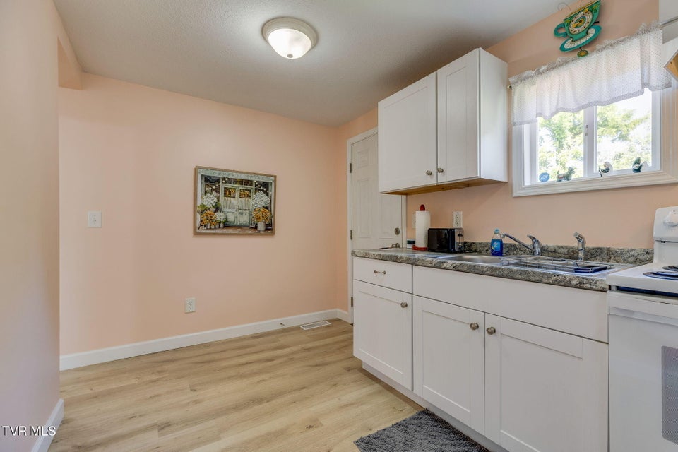 Photo #13: 1811 Fairview Avenue