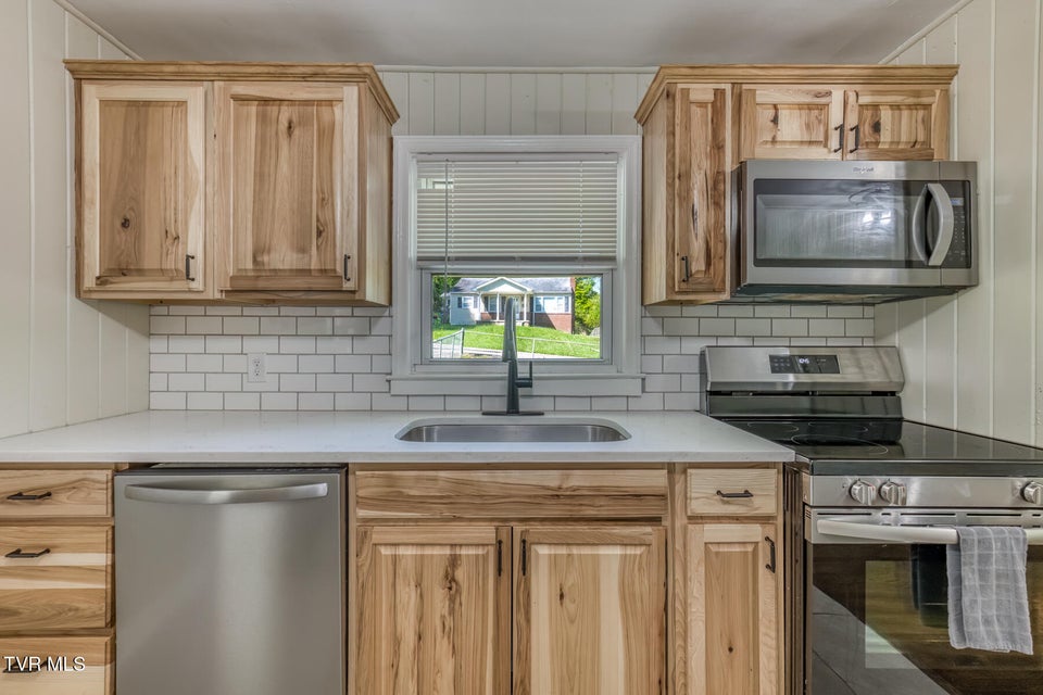 Photo #10: 2449 Windsor Avenue