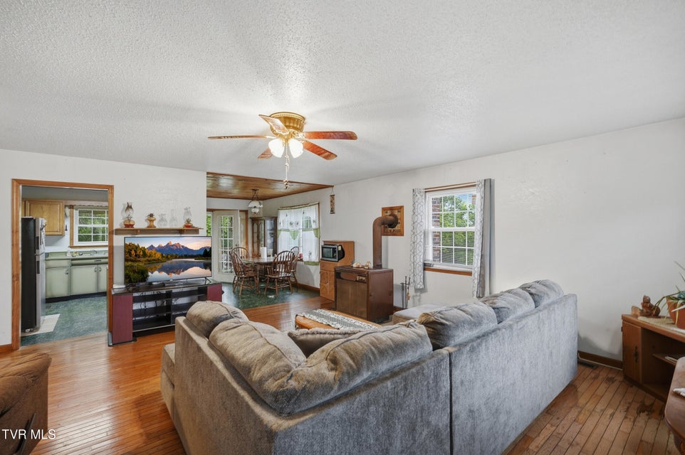 Photo #6: 3081 Ervintown Road
