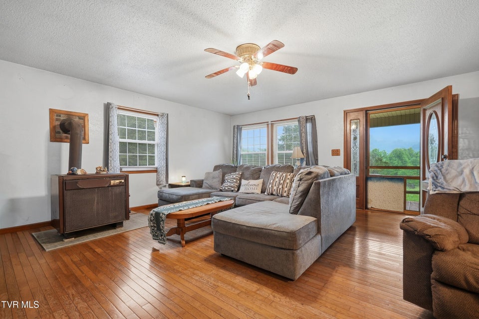 Photo #7: 3081 Ervintown Road