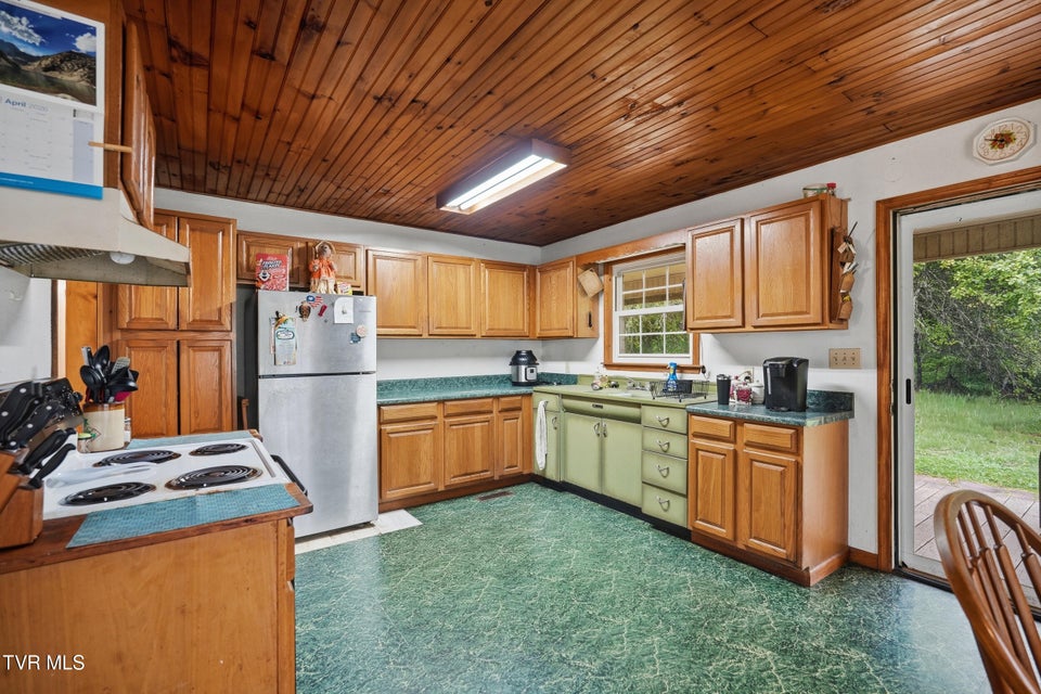 Photo #9: 3081 Ervintown Road