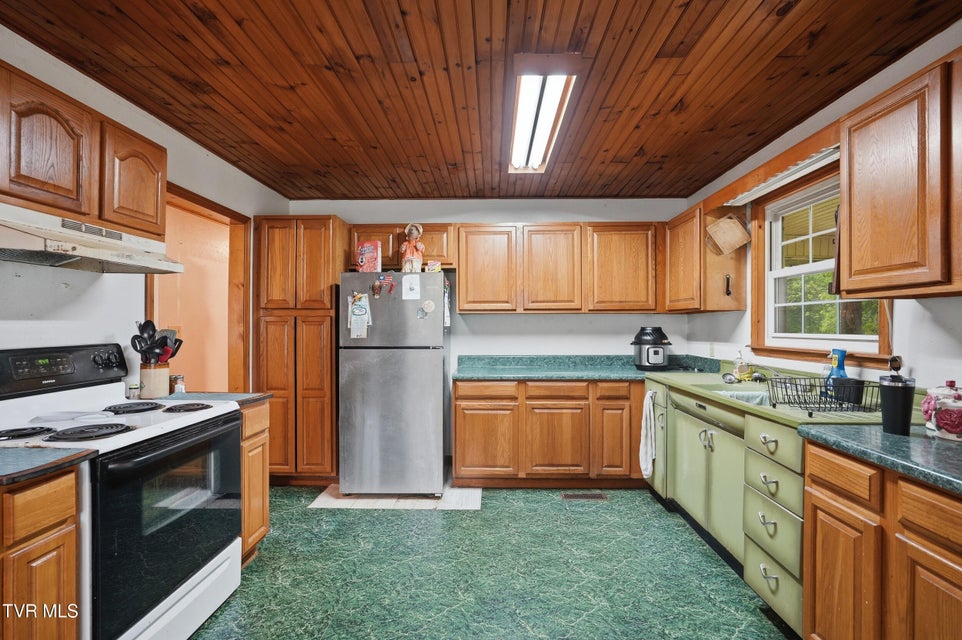 Photo #10: 3081 Ervintown Road