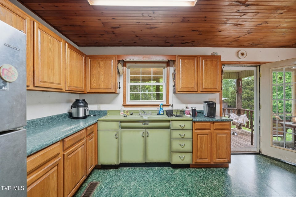 Photo #11: 3081 Ervintown Road