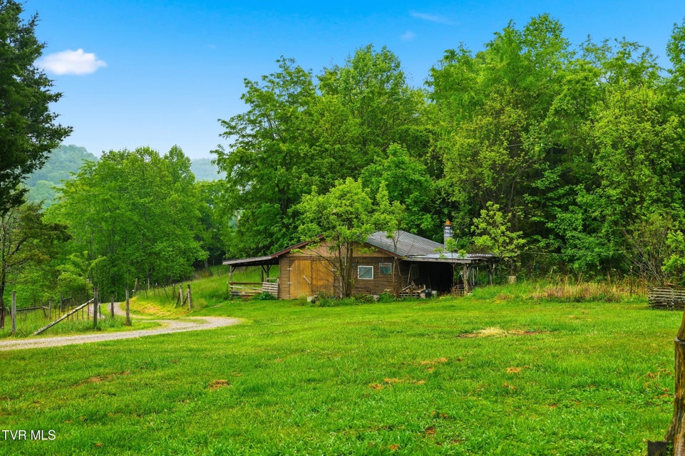 Photo #29: 3081 Ervintown Road