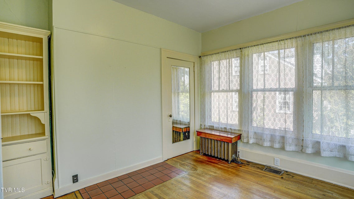 Photo #37: 704 Reynolds Street