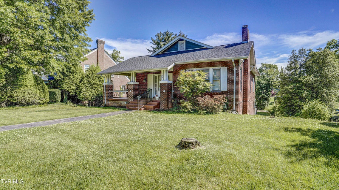 Photo #3: 704 Reynolds Street