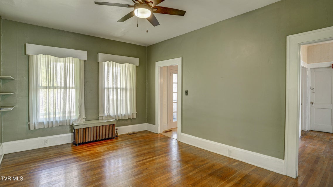 Photo #11: 704 Reynolds Street