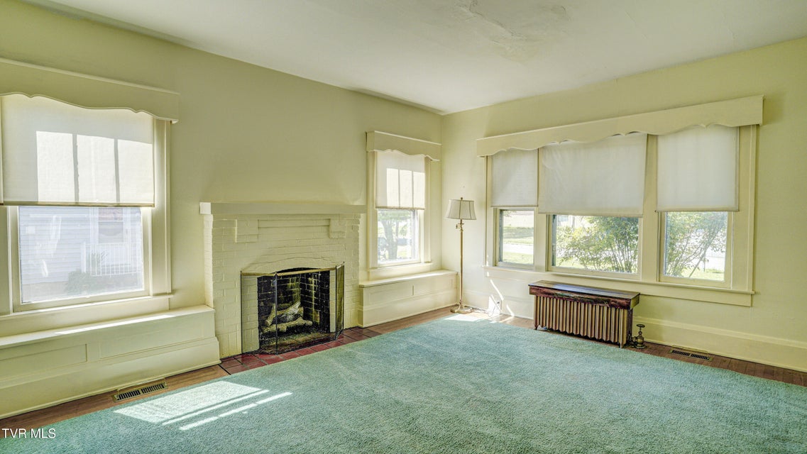 Photo #12: 704 Reynolds Street