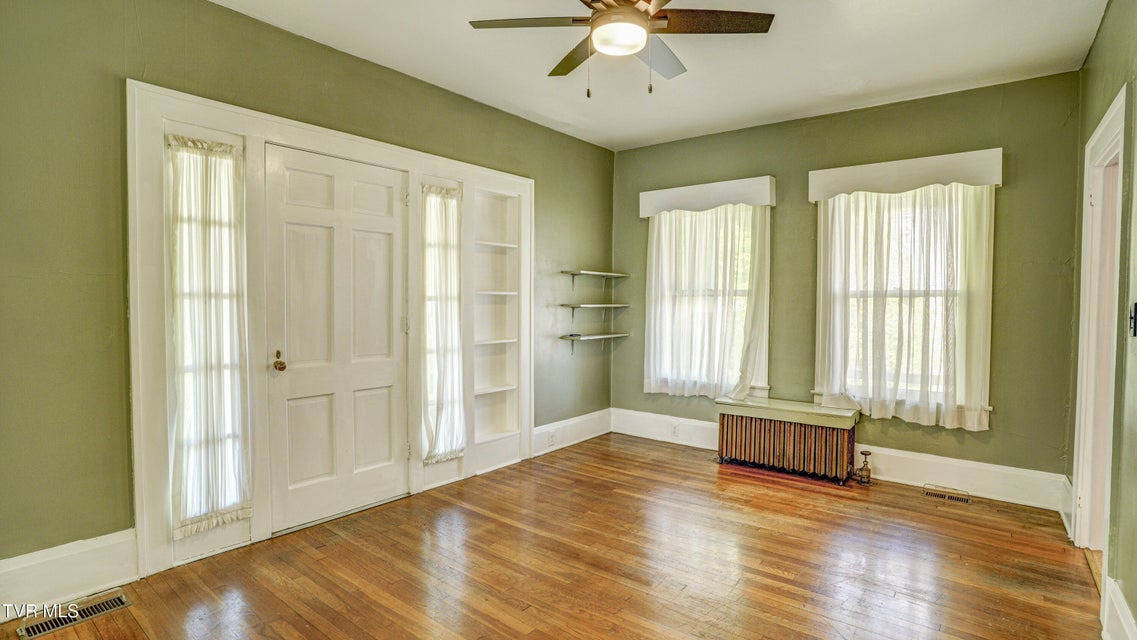 Photo #7: 704 Reynolds Street