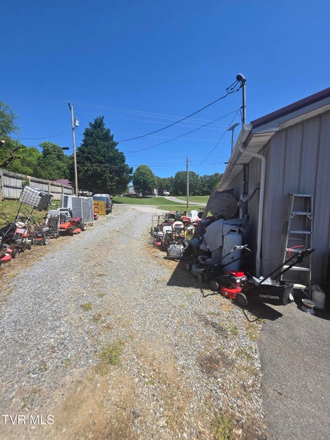 Photo #8: 1802 Highway 81 