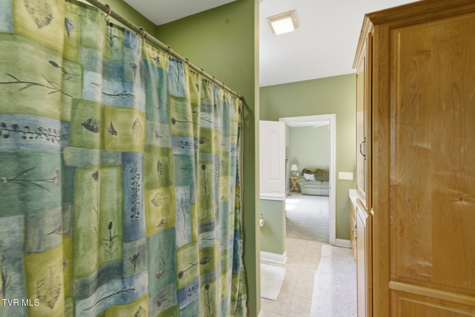 Photo #31: 410 Lakeview Street