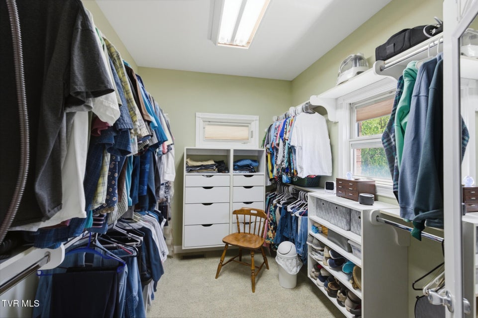 Photo #32: 410 Lakeview Street