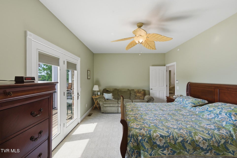 Photo #33: 410 Lakeview Street