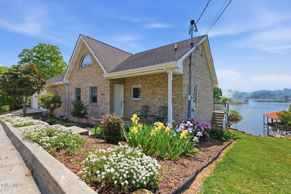 Photo #4: 410 Lakeview Street