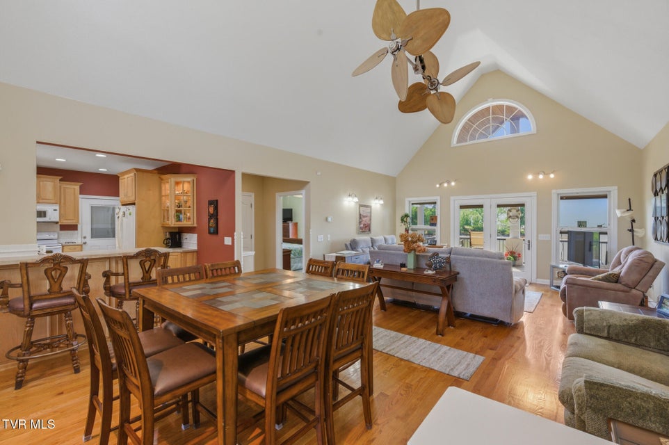 Photo #6: 410 Lakeview Street