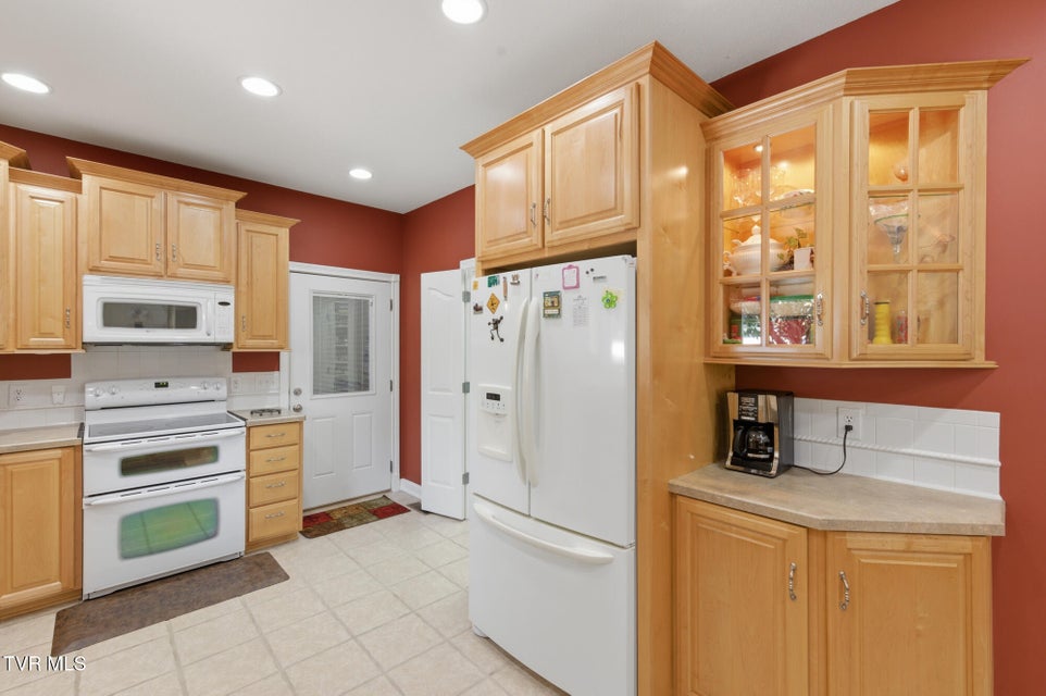 Photo #21: 410 Lakeview Street
