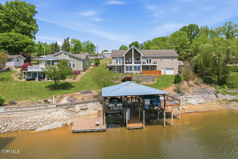 Photo #81: 410 Lakeview Street