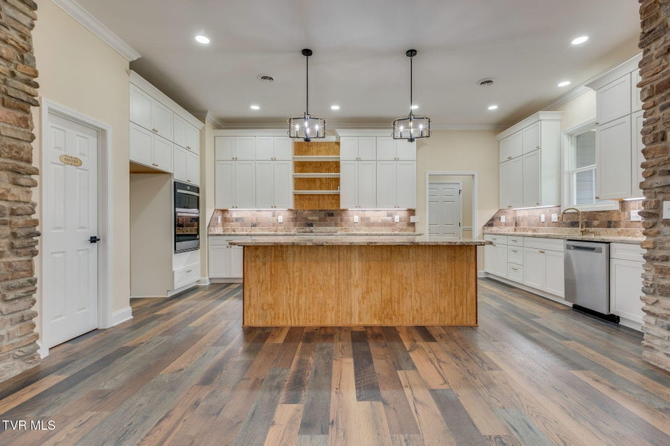 Photo #10: 1120 Victoria Lee Way