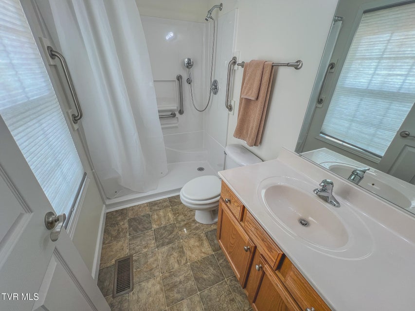 Photo #12: 612 Willow Court