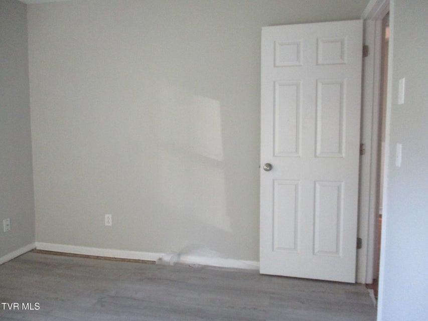 Photo #10: 300 Lakeview Circle