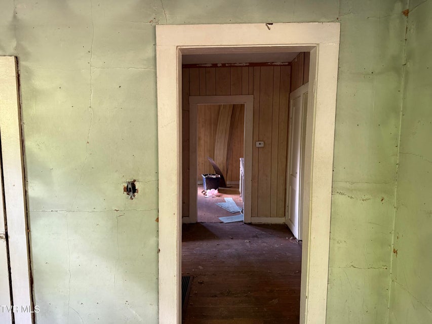 Photo #6: 705 Blondell Avenue