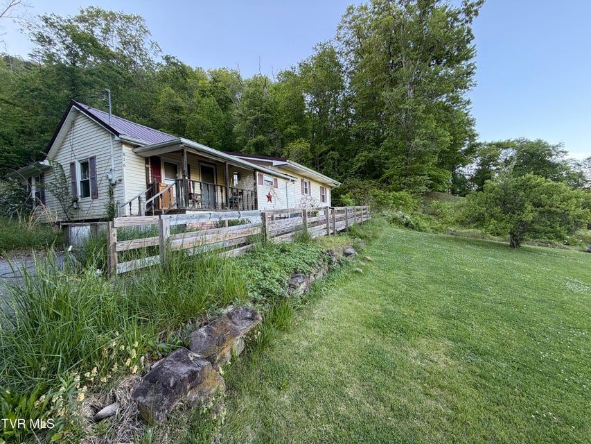 Photo #14: 816 15 Street