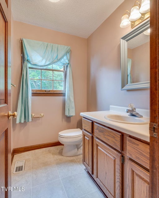 Photo #17: 3307 Victoria Court