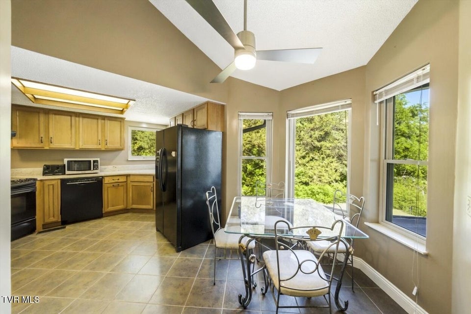 Photo #6: 997 Lake Ridge Drive