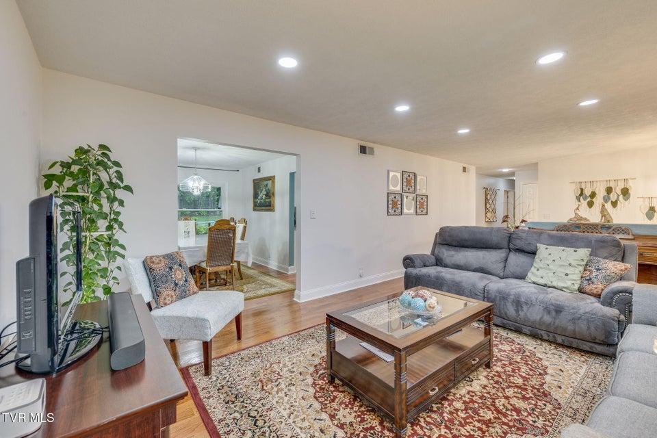 Photo #9: 1232 Buchelew Drive