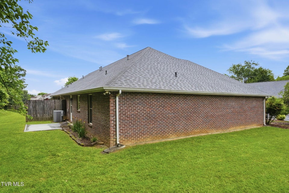 Photo #29: 2425 Lakeview Drive