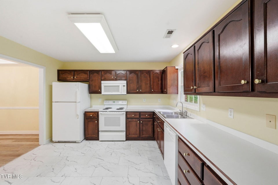 Photo #19: 2425 Lakeview Drive