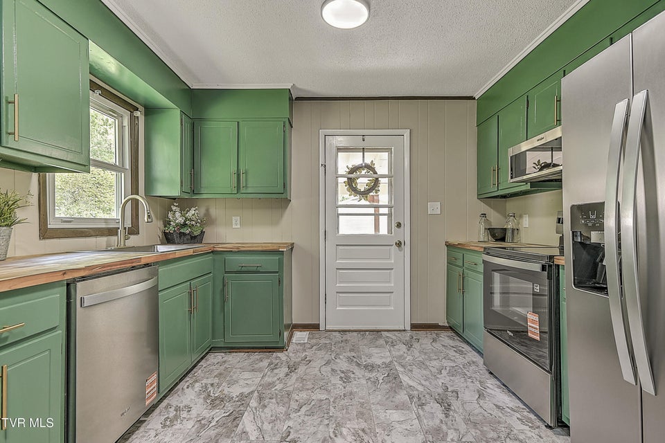 Photo #10: 19614 Greenbriar Drive