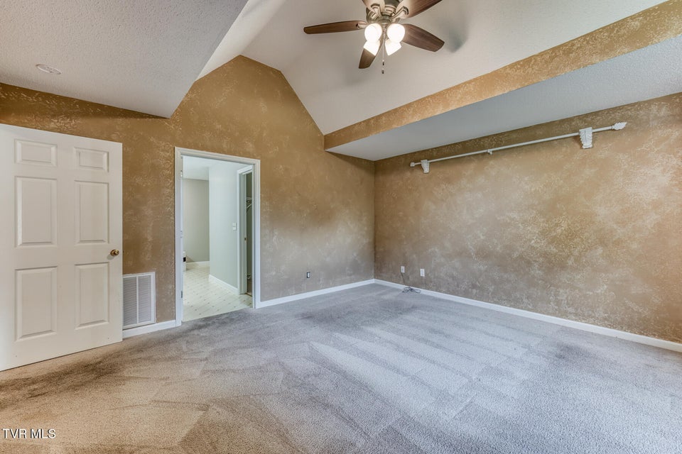 Photo #11: 120 Hillview Court