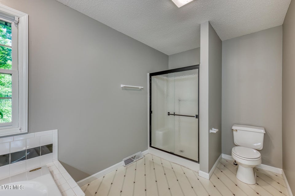Photo #13: 120 Hillview Court