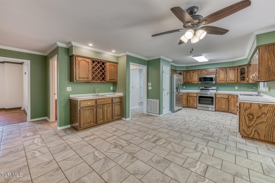 Photo #24: 120 Hillview Court
