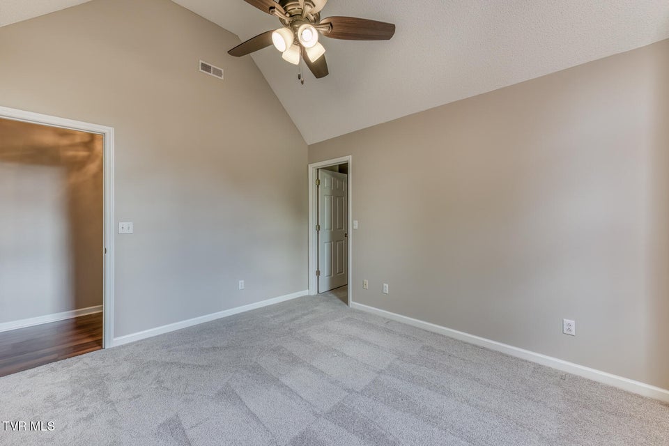 Photo #34: 120 Hillview Court