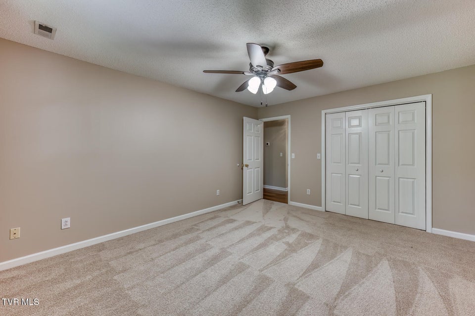 Photo #40: 120 Hillview Court