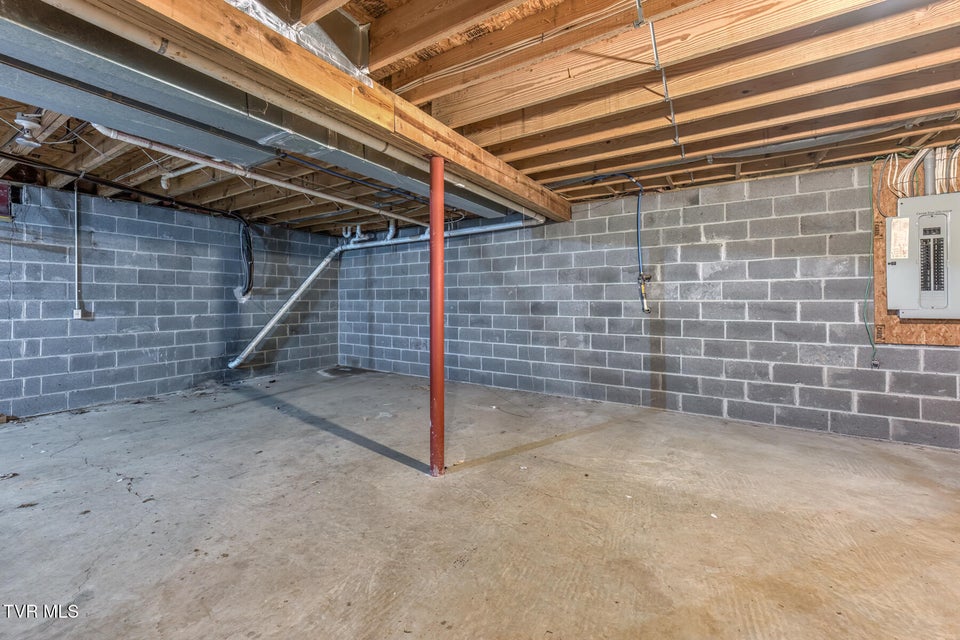 Photo #44: 120 Hillview Court