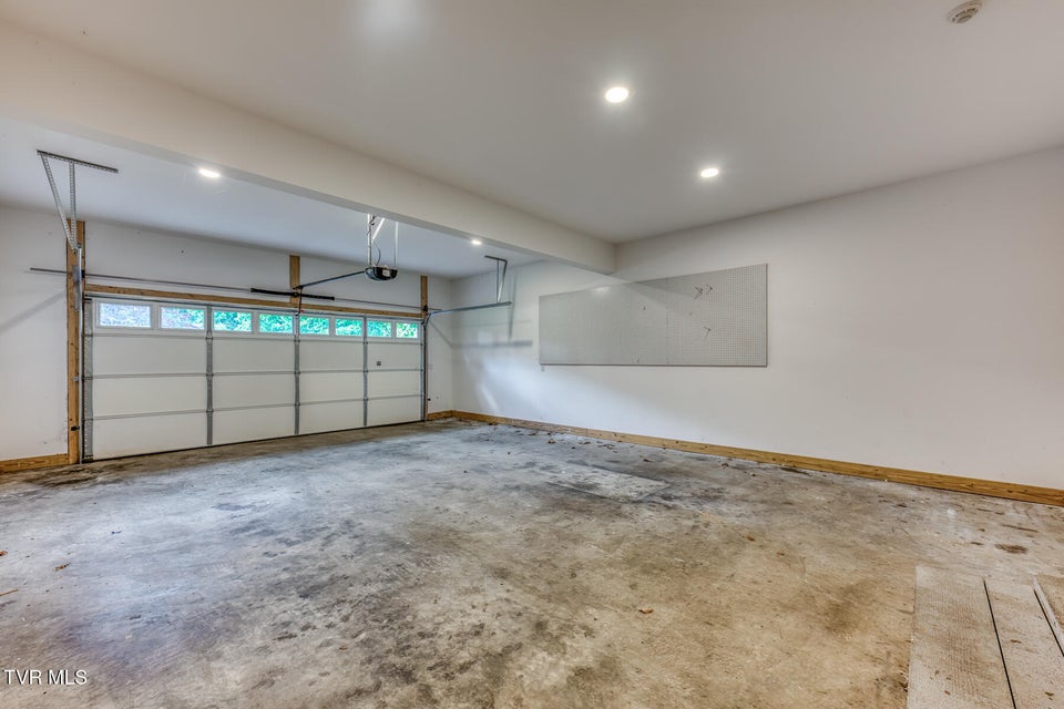 Photo #48: 120 Hillview Court